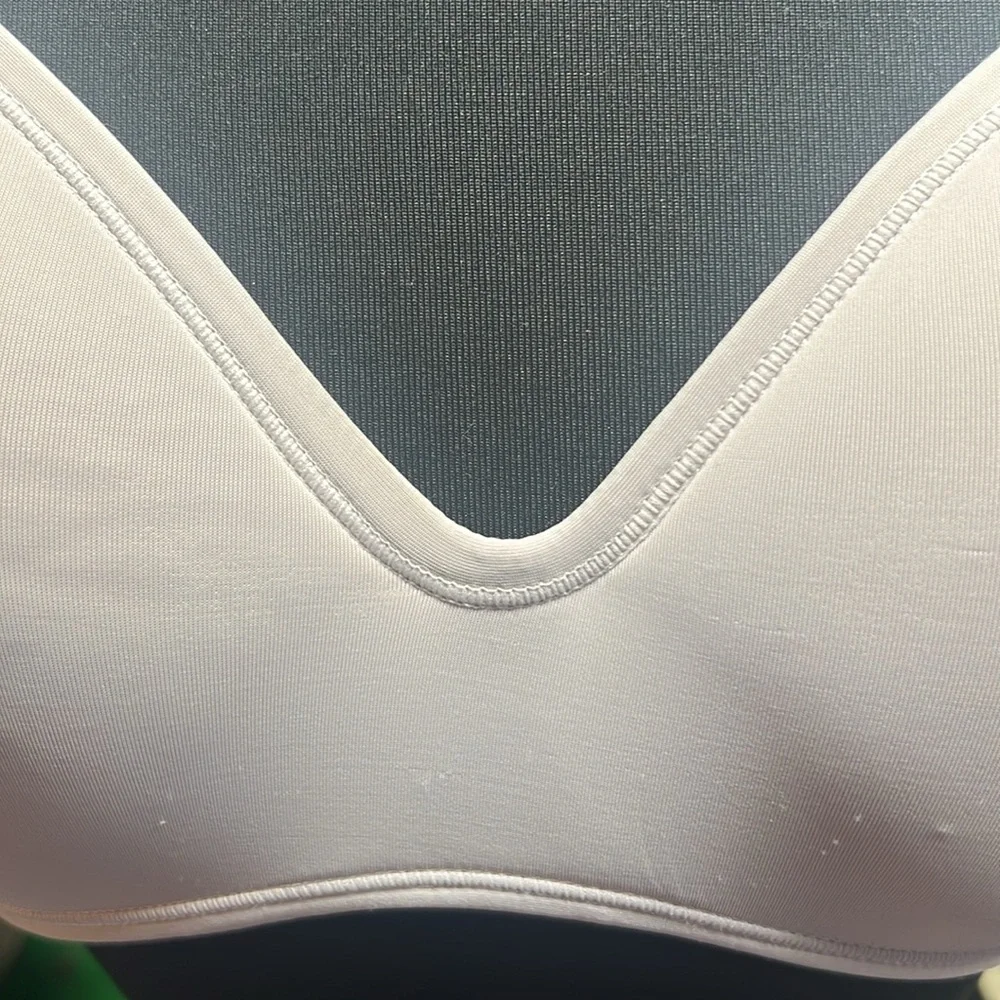 RENE’ ROFE’ soft comfort wire free bra Nude color. Adjustable straps 10% spandex - Picture 2 of 7